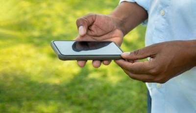 Shutterstock hands phone